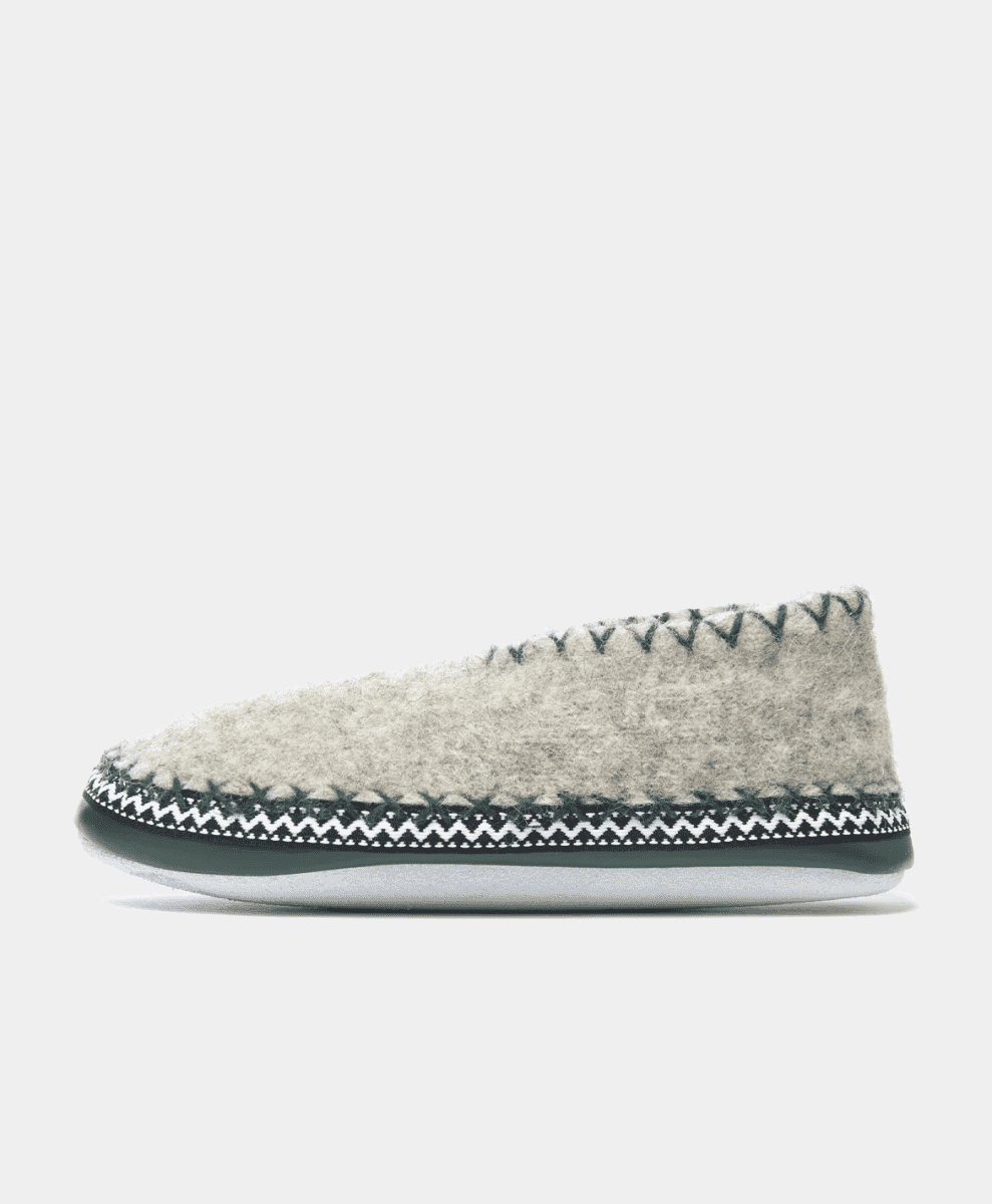 Plakolm
Austrian Hut Slippers - Grey