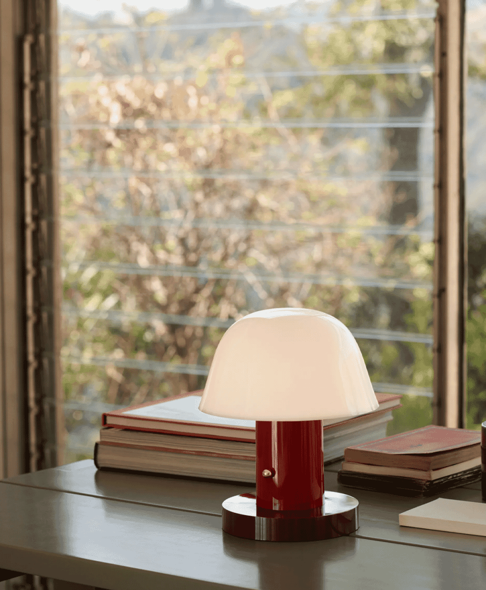 Setago JH27 table lamp
Maroon-grape
