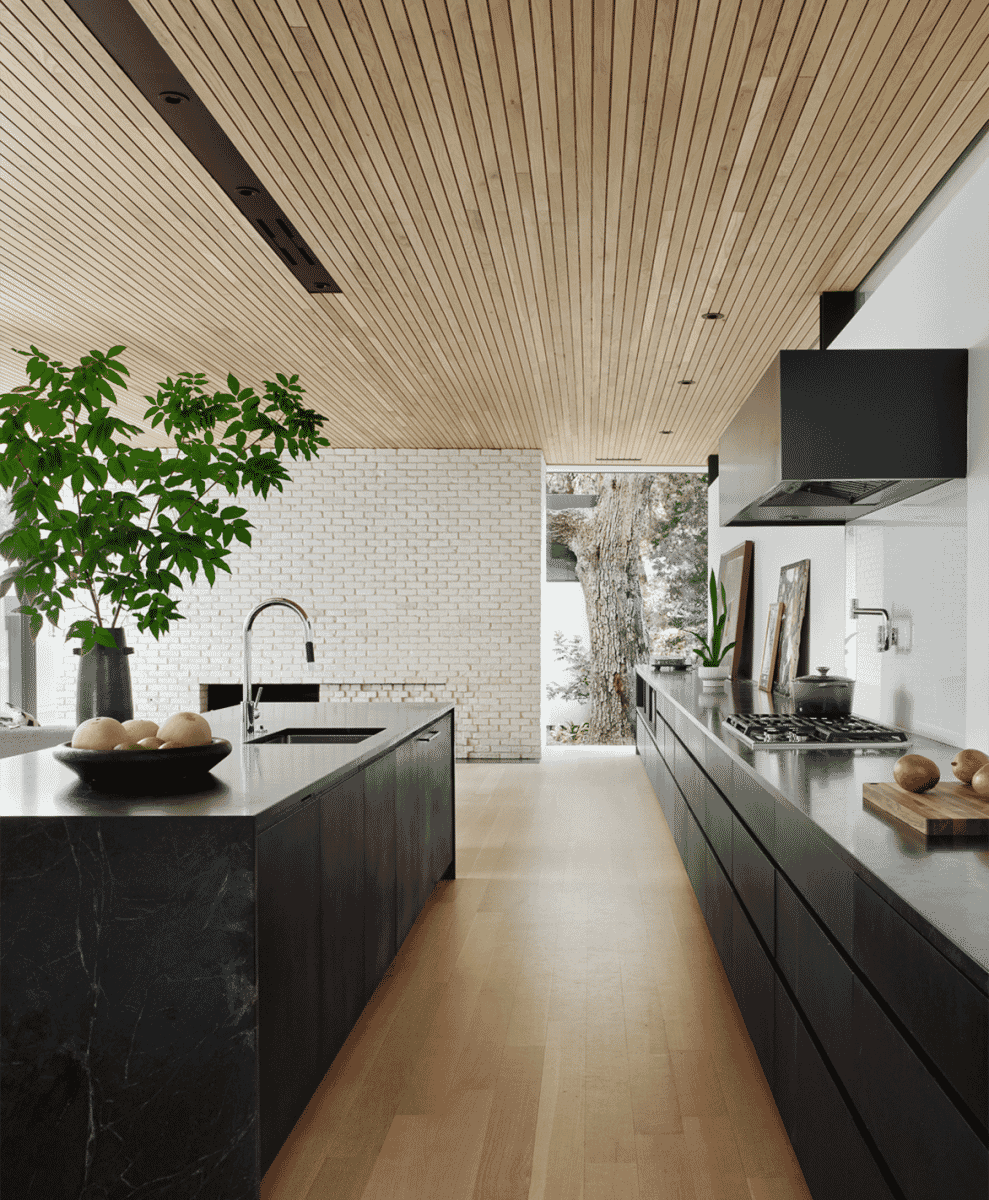 Alterstudio’s Westview Residence Treads Lightly in the Austin Hills