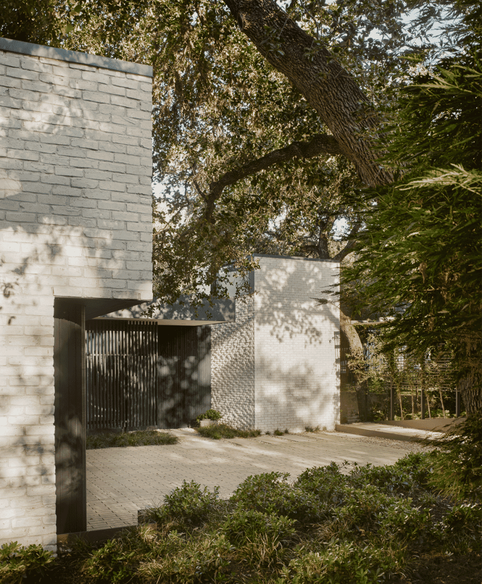 Alterstudio’s Westview Residence Treads Lightly in the Austin Hills