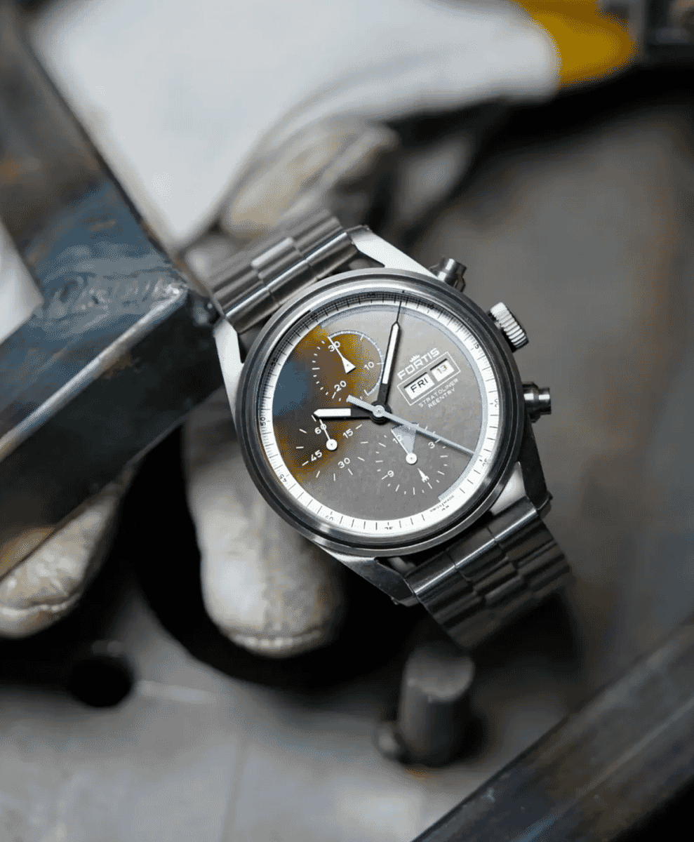 Stratoliner S-41
White Dust on Block Bracelet