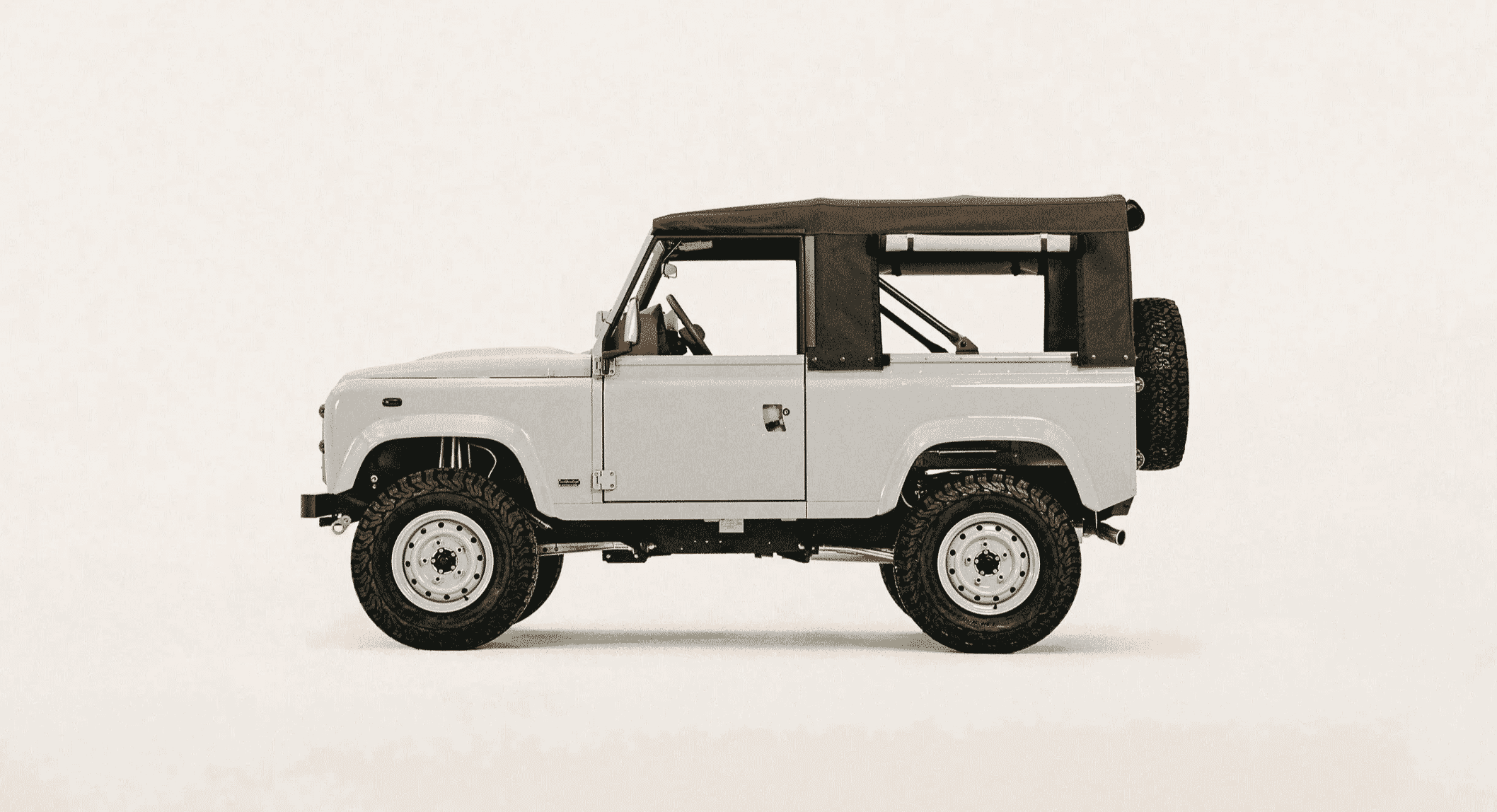 Landie Perfection: Defender 90 Soft Top by Coolnvintage | OPUMO