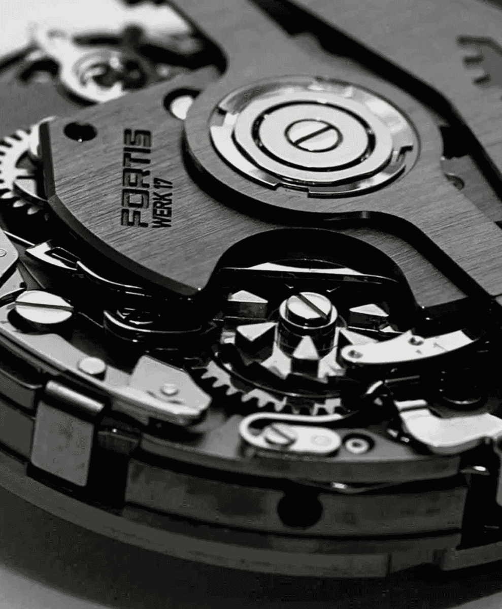 Stratoliner S-41
White Dust on Block Bracelet