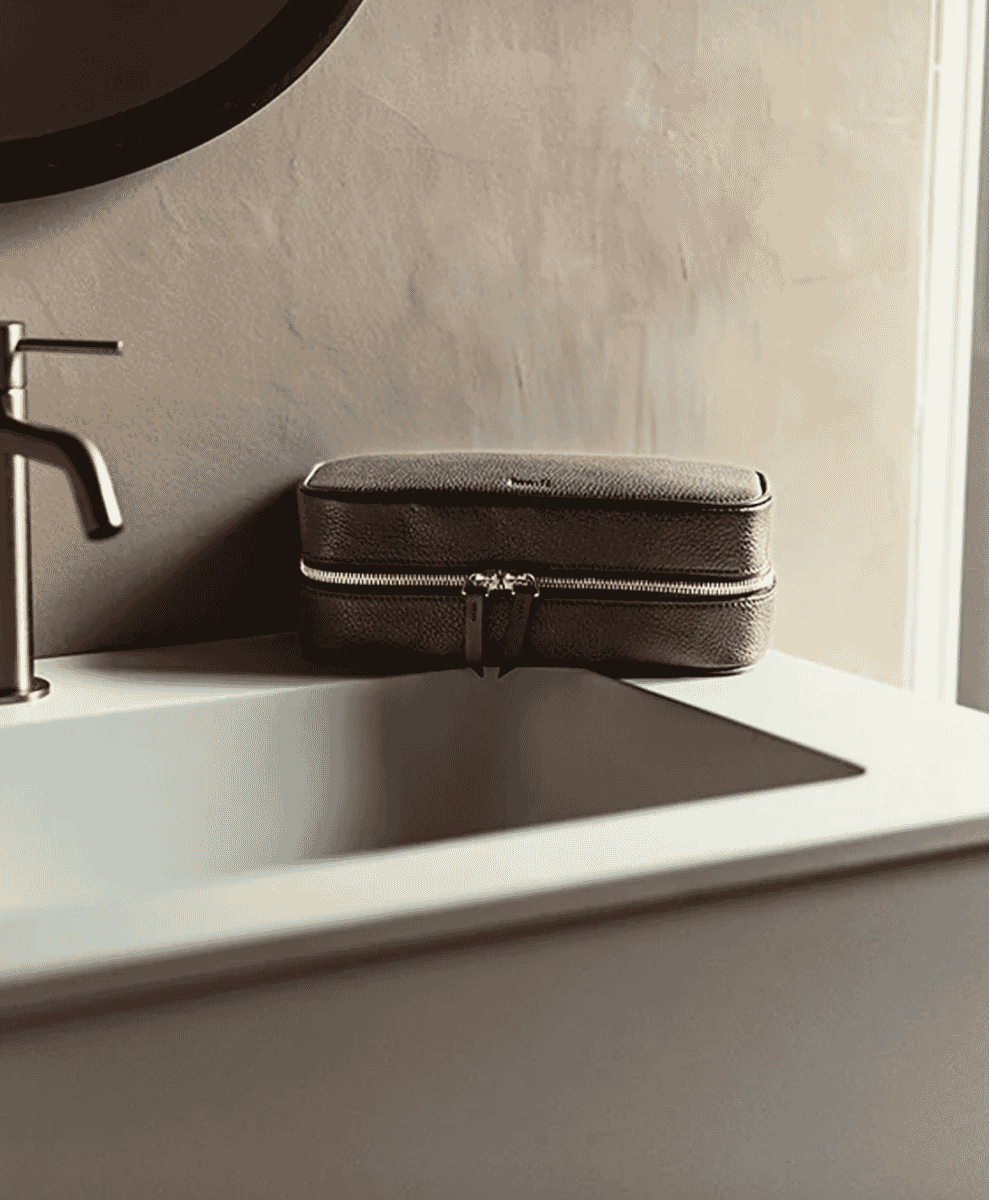 lundi Leather Toiletry Bag
CLARA - COGNAC