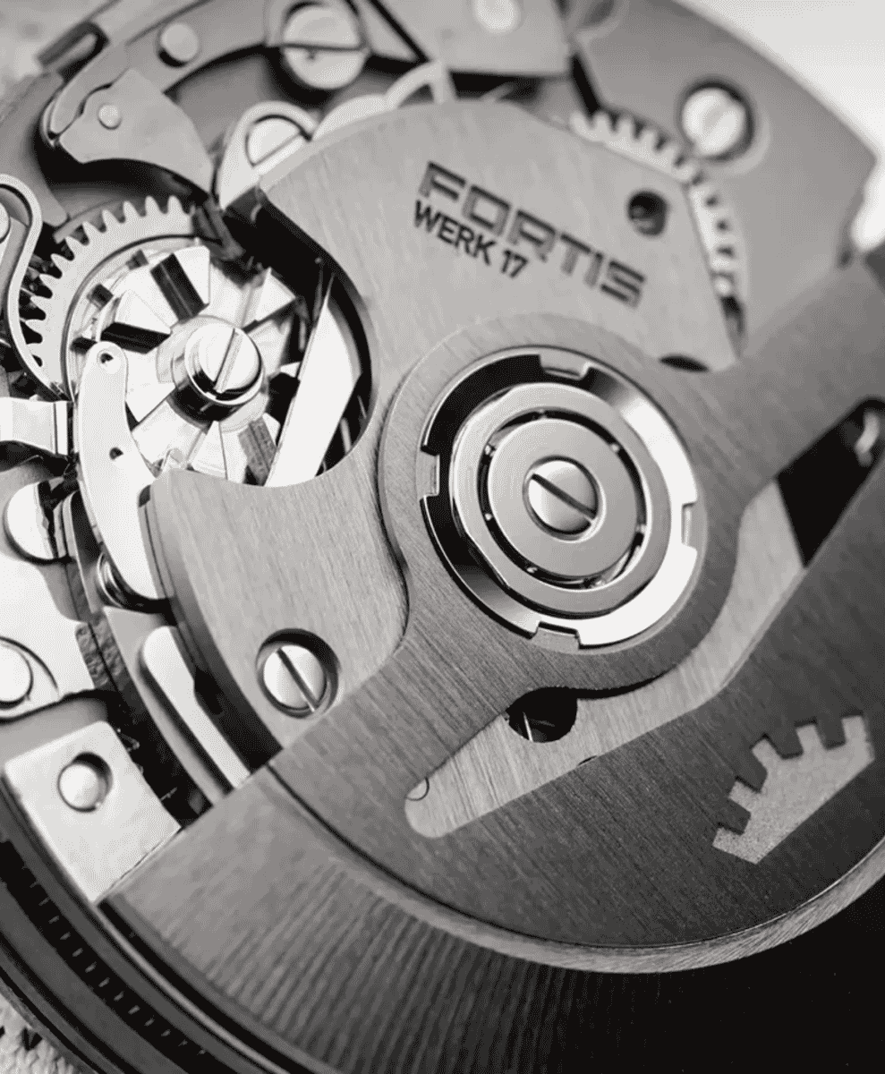 Stratoliner S-41
White Dust on Block Bracelet