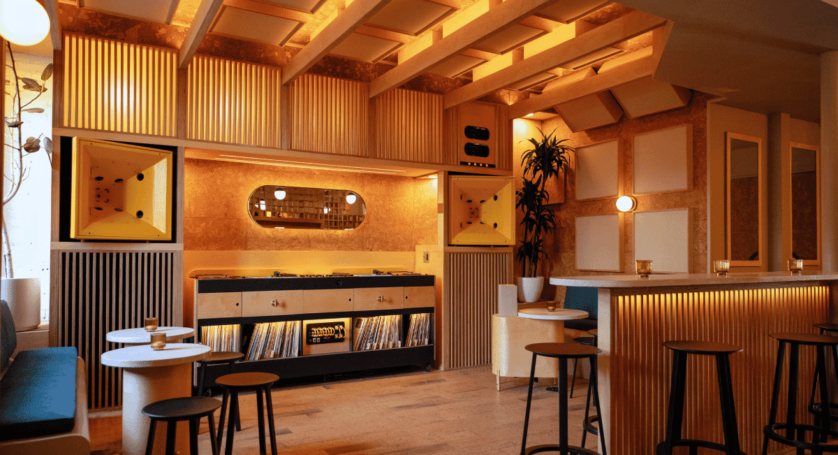 Eavesdrop, New York City, Listening room,