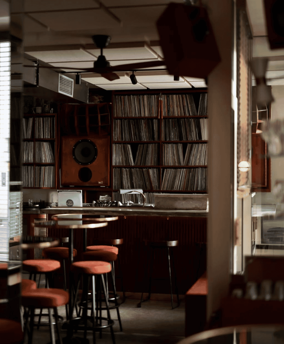 Bambino, Paris Listening room