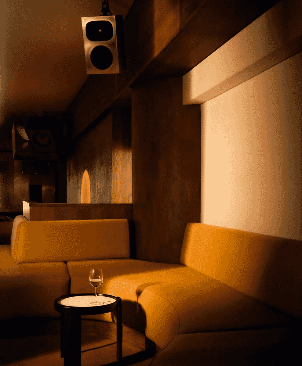 Space Talk, London Listening room