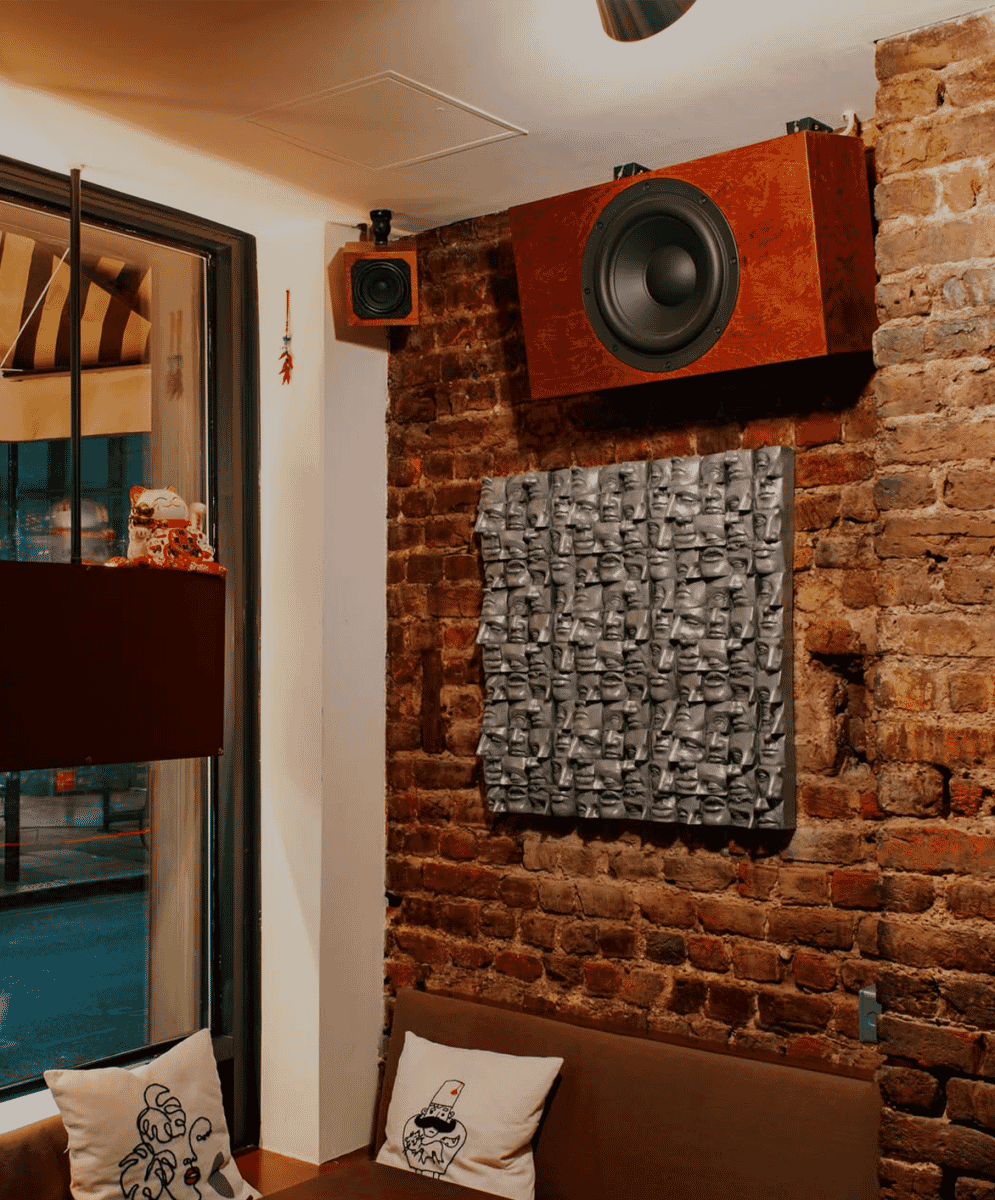 Mad Cats, London Listening room