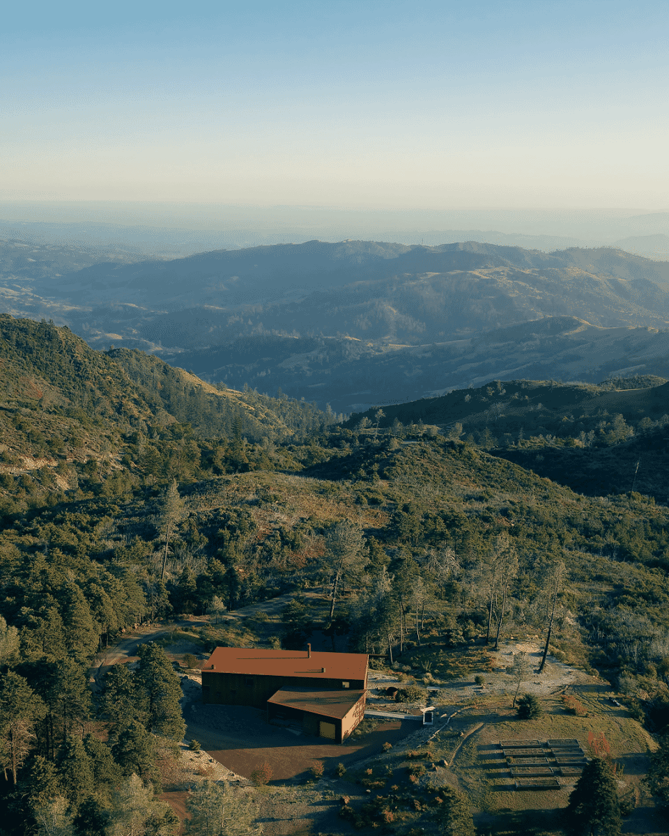 Pine Flat Residence by Faulkner Architects