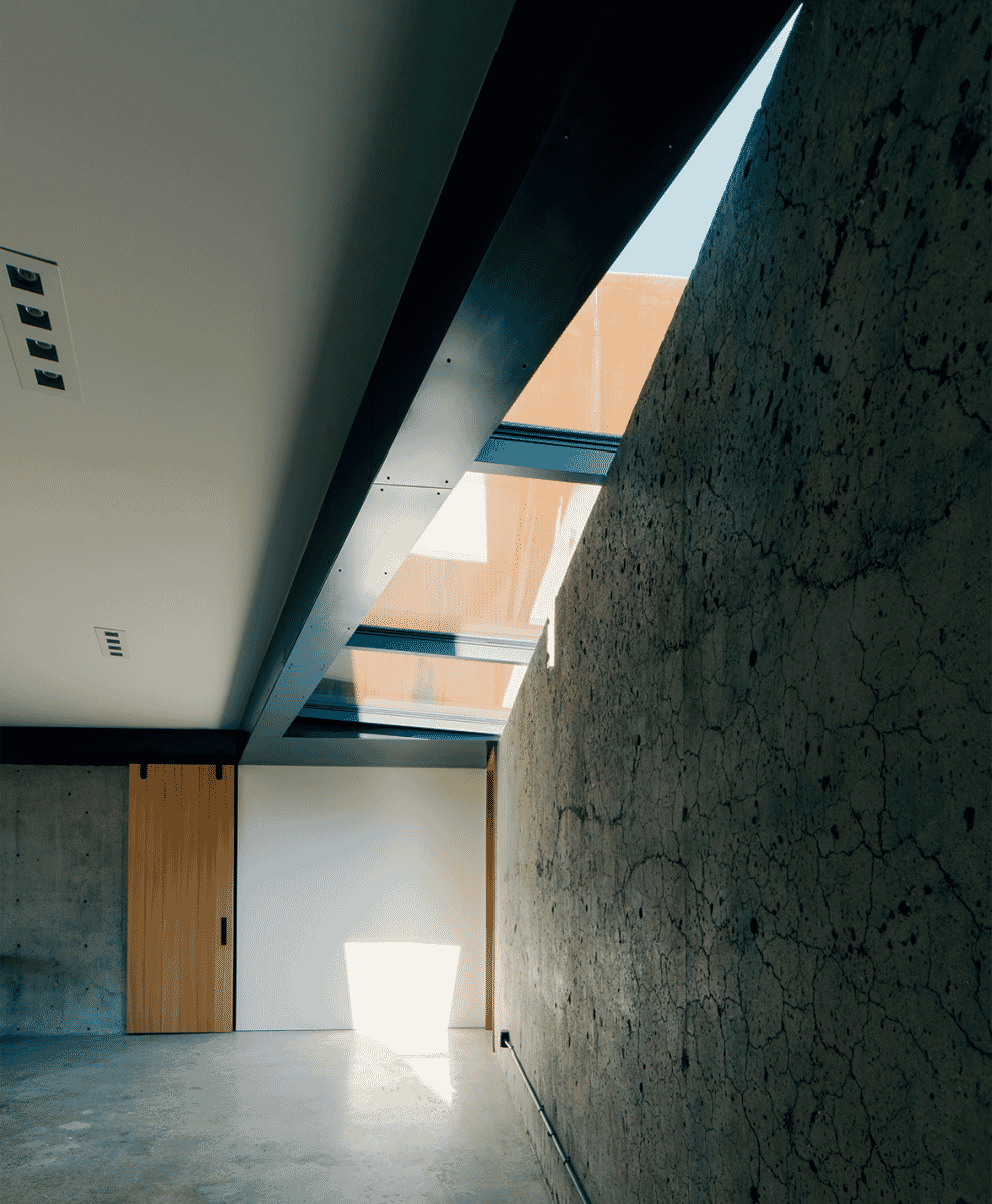 Pine Flat Residence by Faulkner Architects