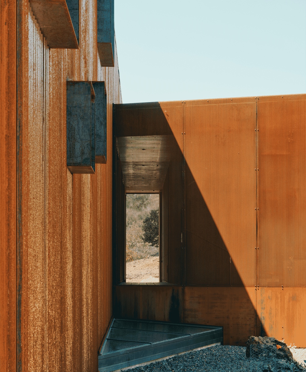 Pine Flat Residence by Faulkner Architects