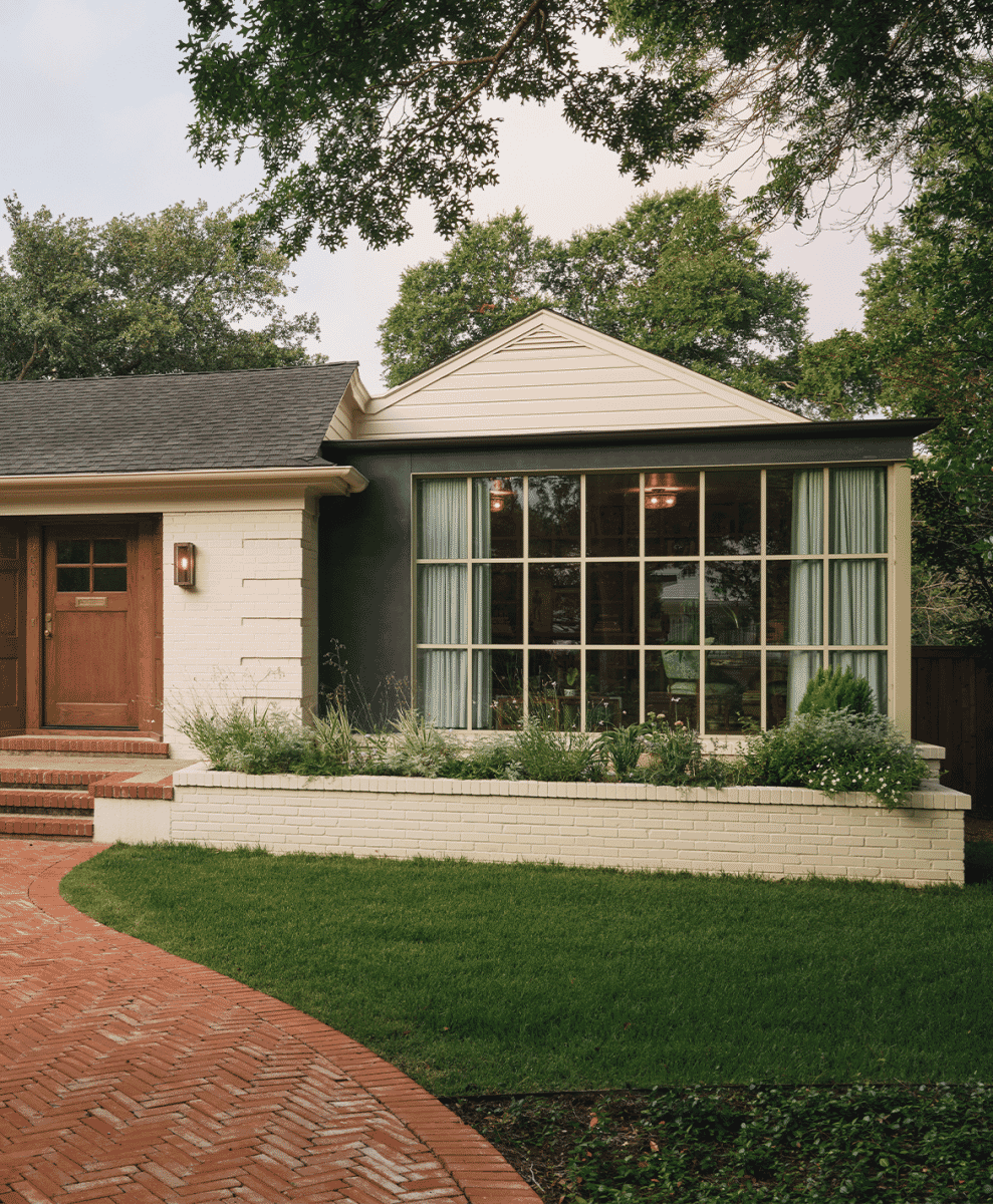 Hill Country Modernism: Windsor Residence by Clayton Korte