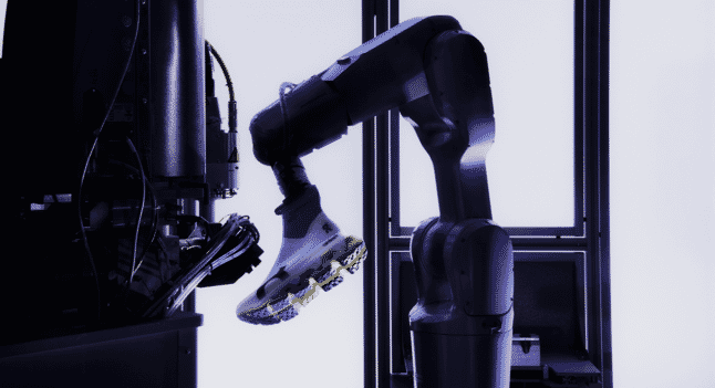 On's New Shoe is Sprayed Together by Robots