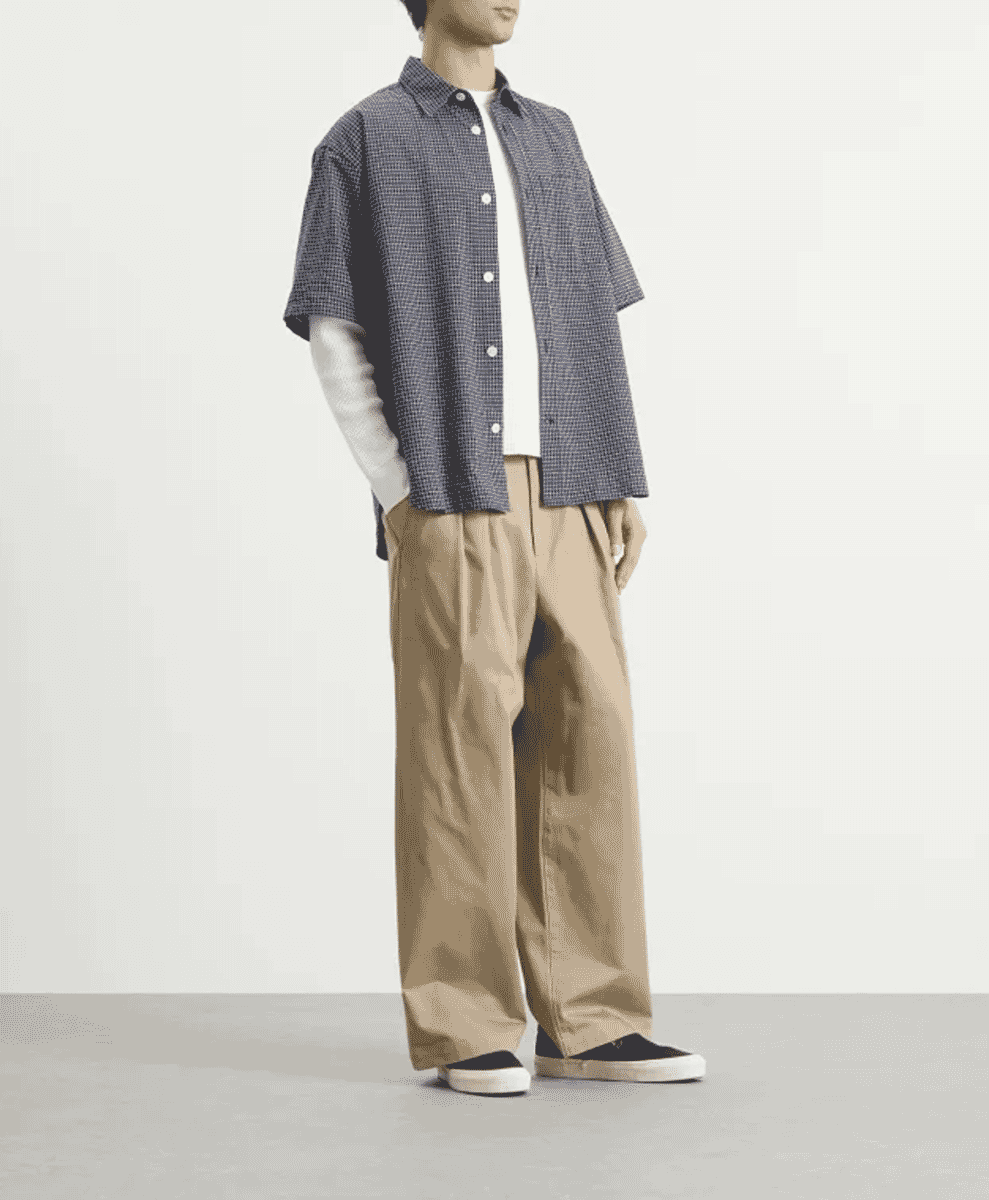 BEAMS New Wide Pleated Chino
Beige