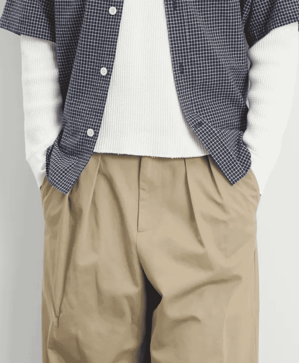 BEAMS New Wide Pleated Chino
Beige