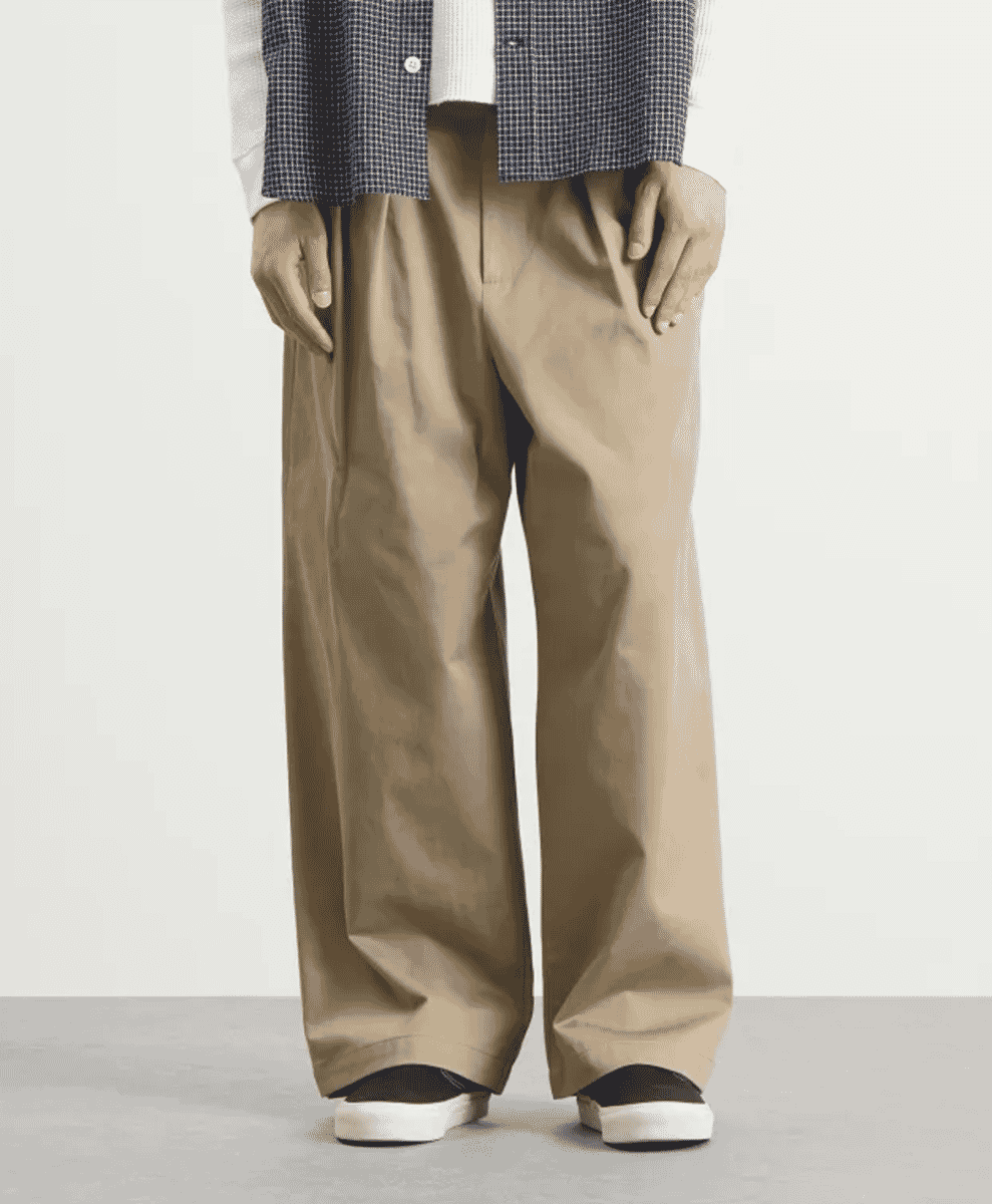 BEAMS New Wide Pleated Chino
Beige