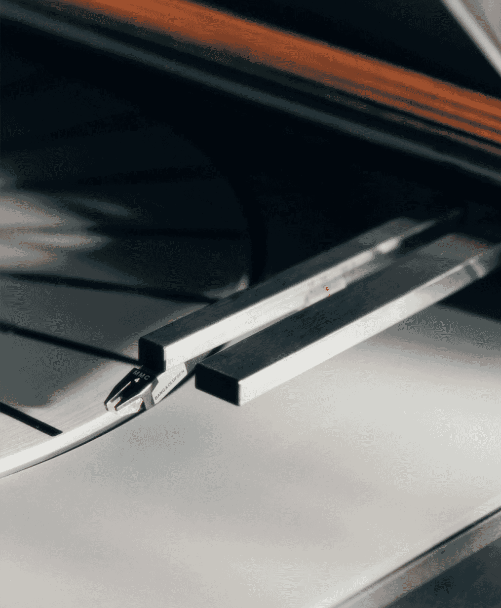 Sound Design: Beosystem 3000c by Bang & Olufsen