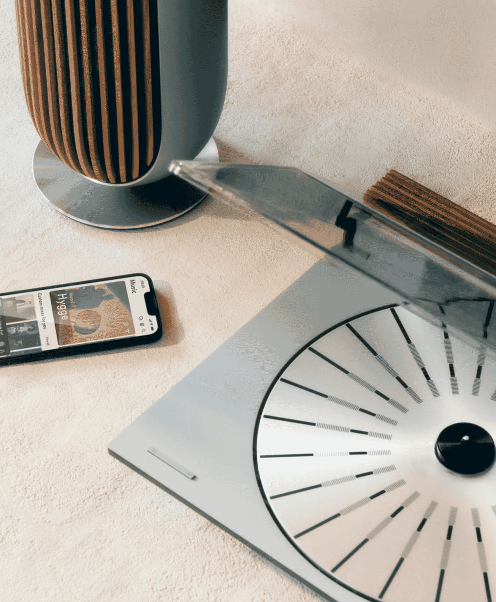 Sound Design: Beosystem 3000c by Bang & Olufsen