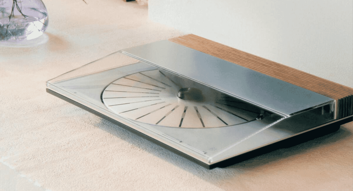 Sound Design: Beosystem 3000c by Bang & Olufsen
