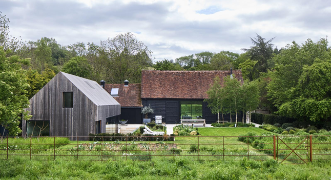 Ancient and Modernist: Hunts Green Barn, Oxfordshire